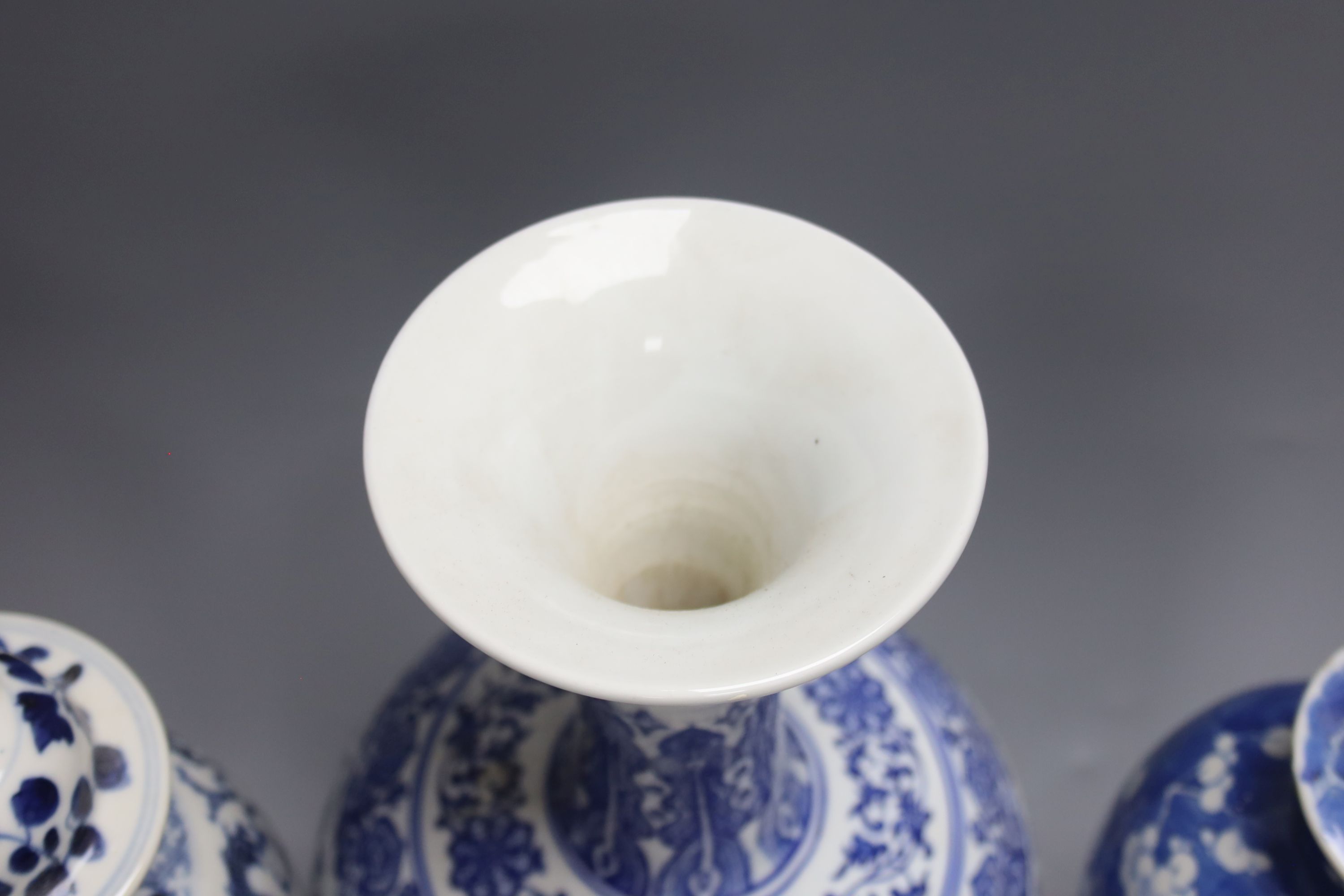 Four Chinese blue and white vases, 19th/20th century, tallest 35.5cm